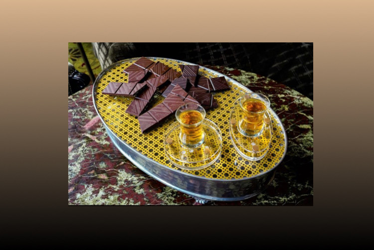 Metal Oval Khayzaran Platter - Khayzaran Collection