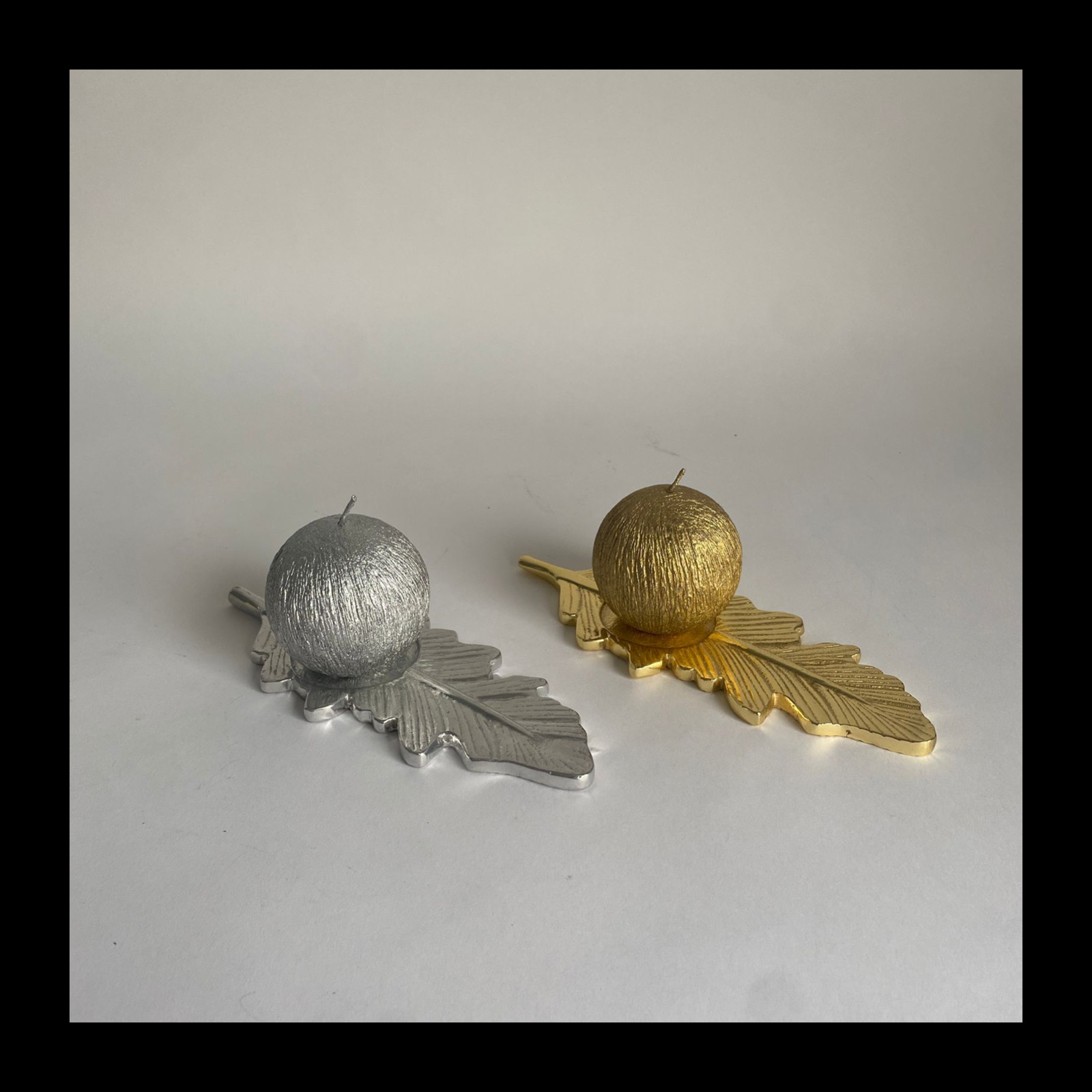 Metal Round Candle Holder - Feather Collection