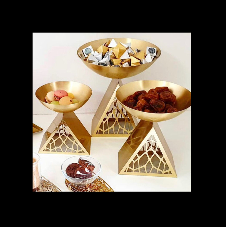 Metal Triangular Stand - Triangular Collection