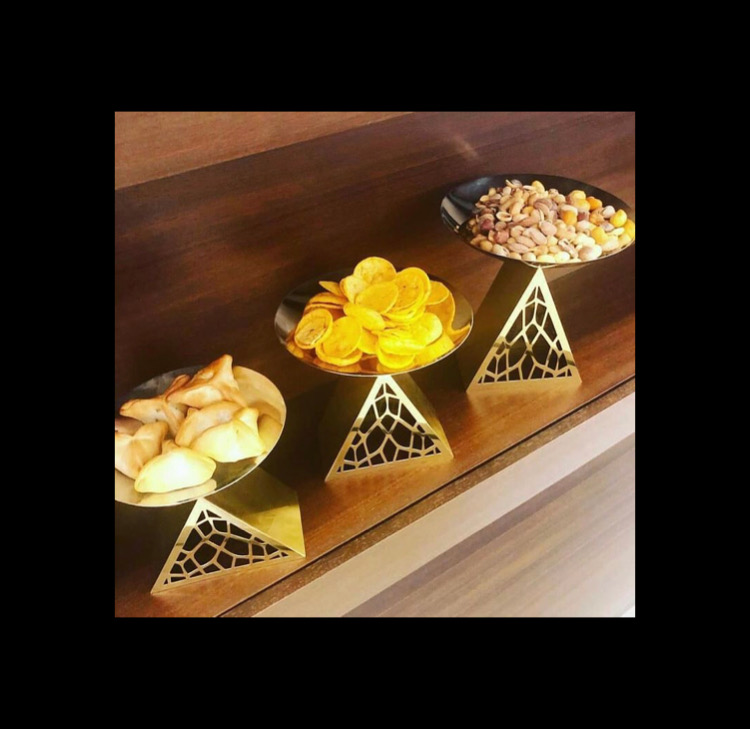 Metal Triangular Stand - Triangular Collection