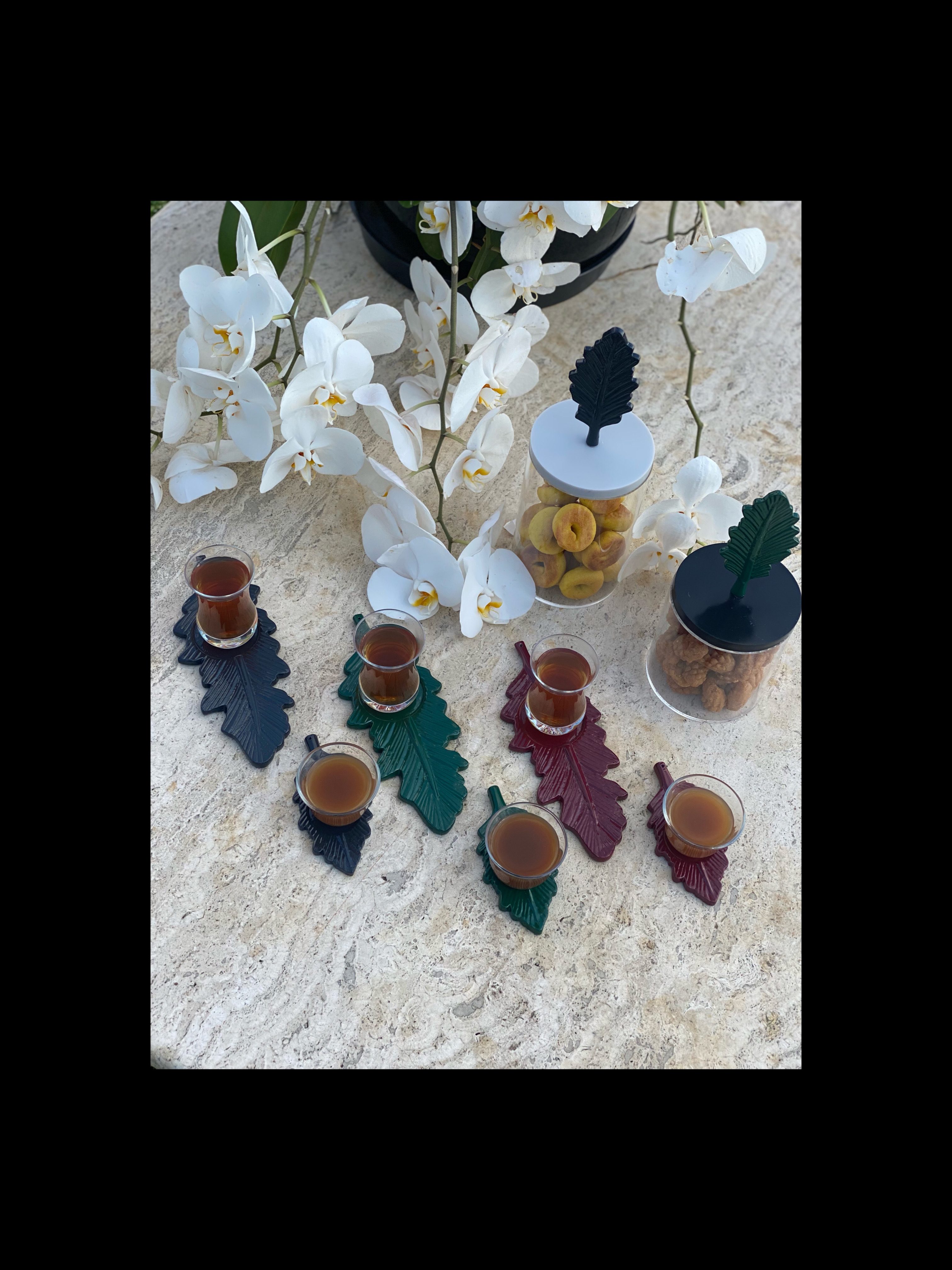Metal Feather Plate with Glass Coffee Cup (Set of 12 Pieces) - Feather Collection