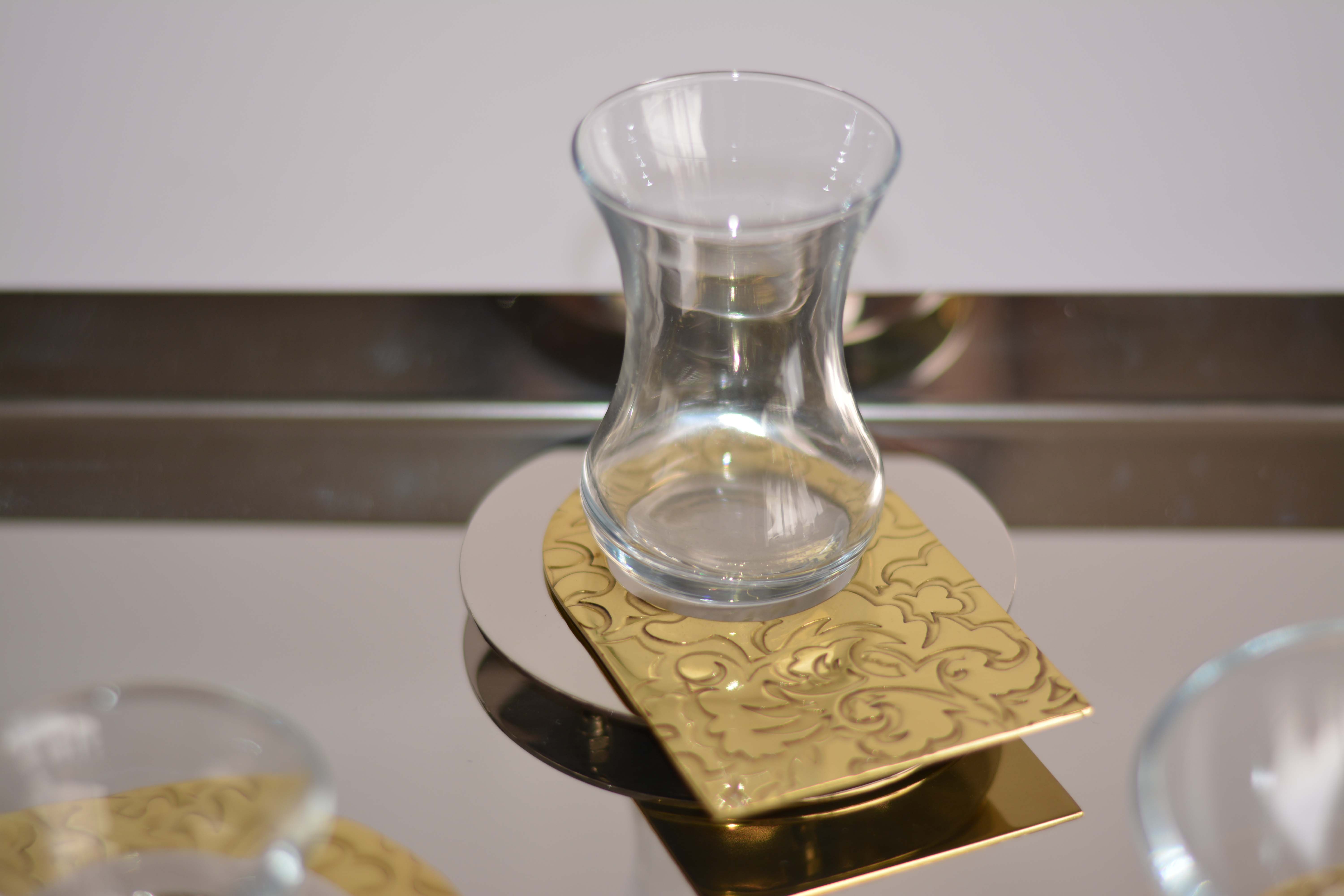 Metal Engraved Plate with Tea Glass Cup (Set of 12 Pieces) - Arcade Collection