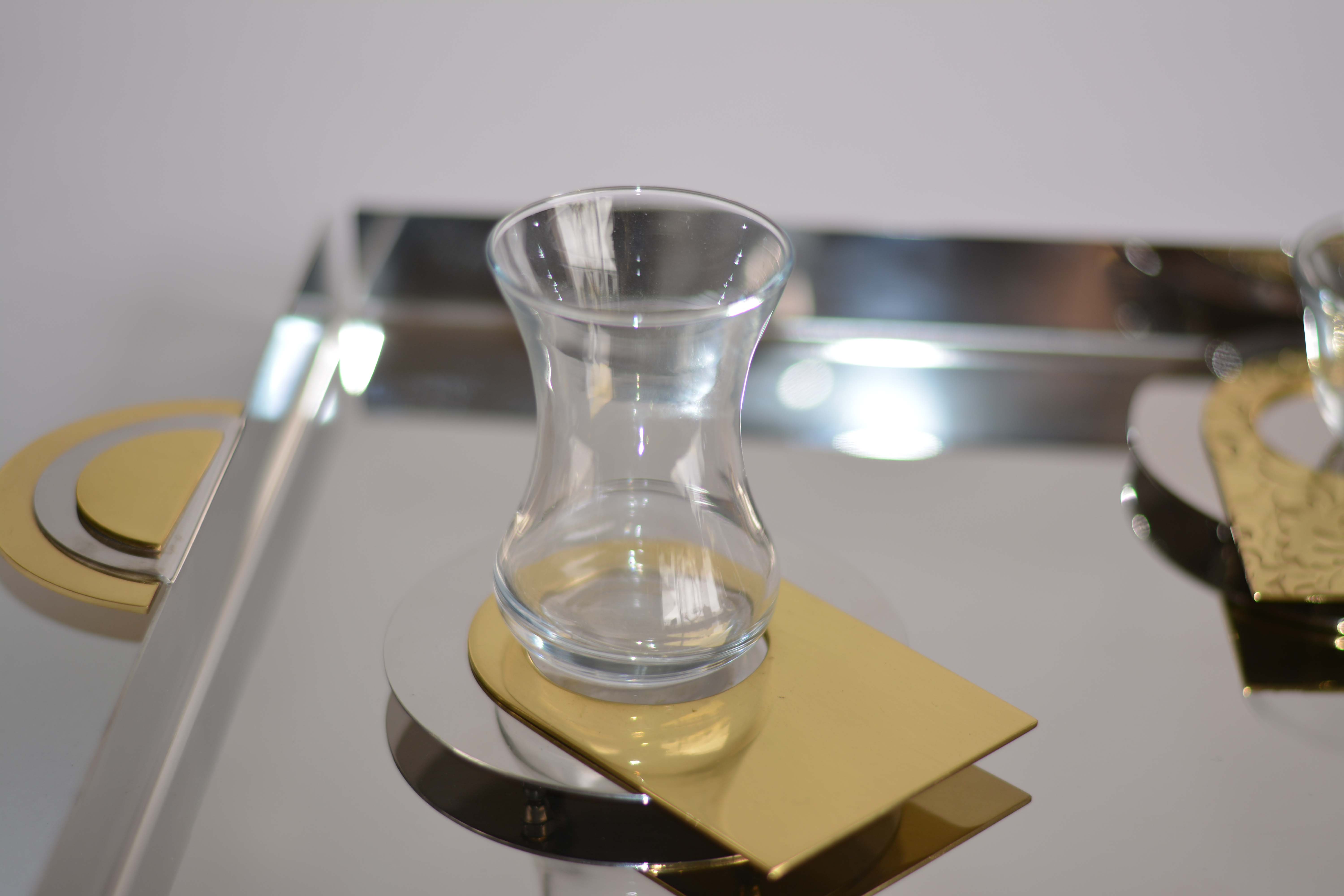 Metal Plain Plate with Tea Glass Cup (Set of 12 Pieces) - Arcade Collection