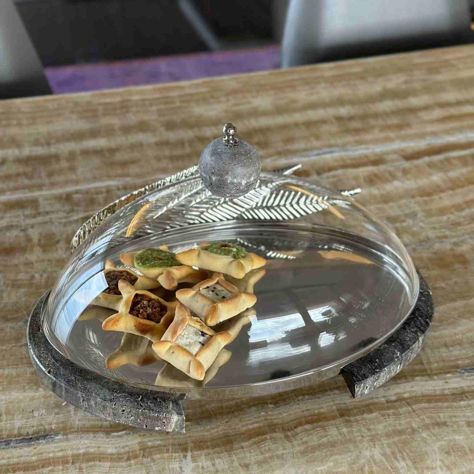 Oval Platter with Acrylic Cover