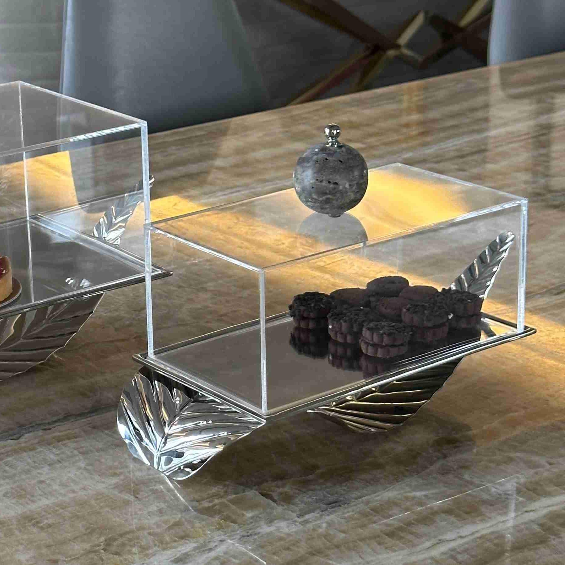 Cake Platter with Acrylic Cover