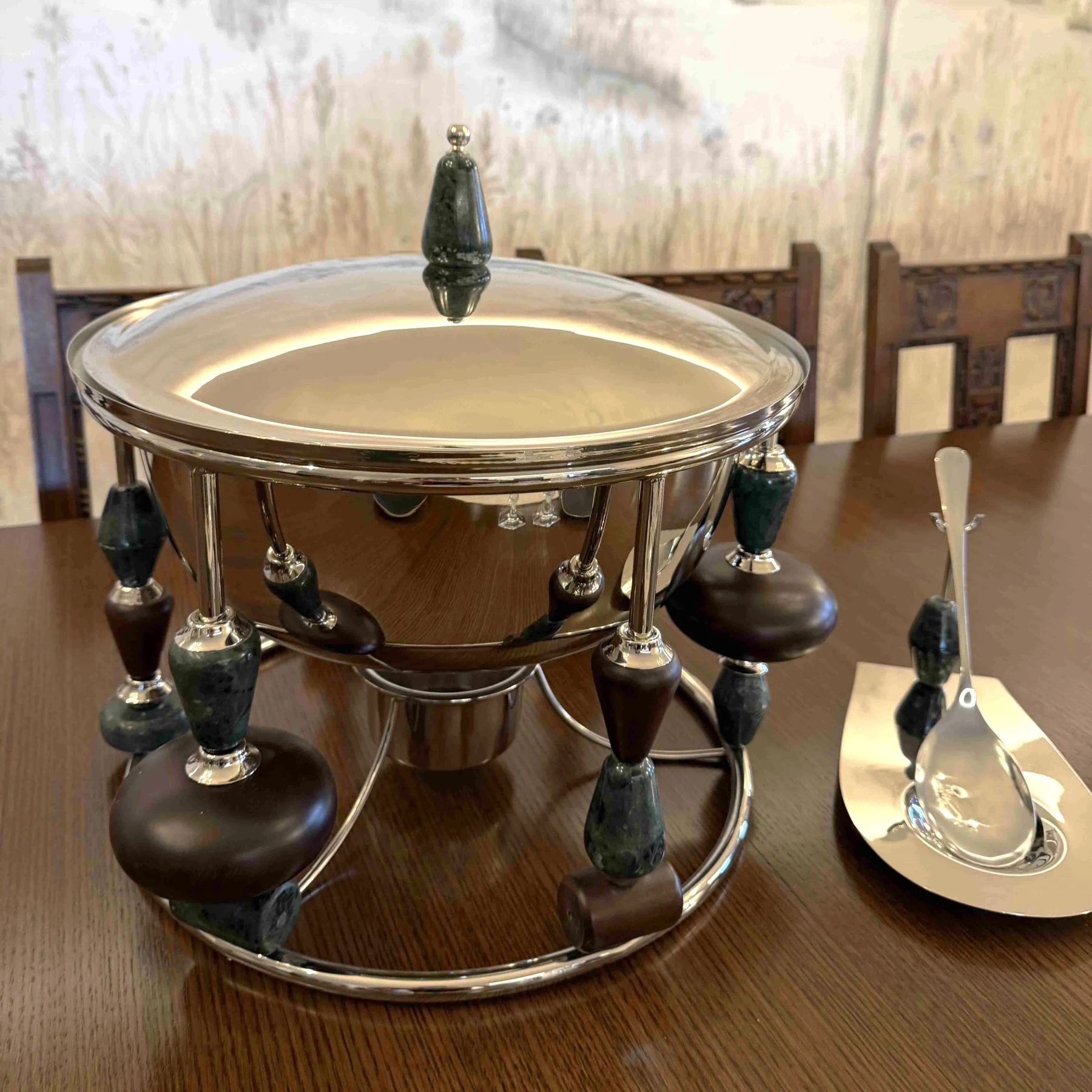 Brass warmer with marble - Private Collection